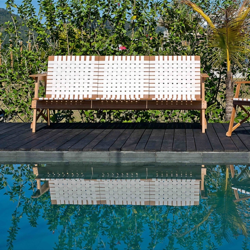 Sofa de terraza de madera con tiras o cintas tejidas de la linea Maresias